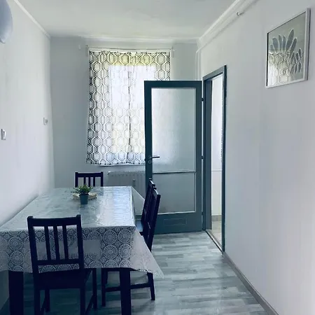 شقة Fured Apartman *